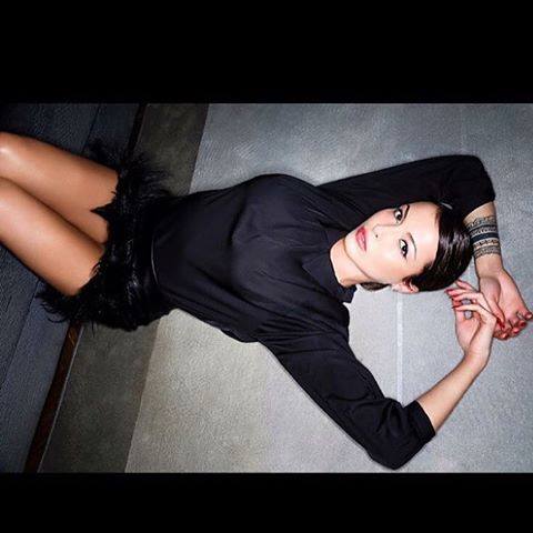 Valentina Rapisarda posa per uno shooting… e si appresta a trascorrere il suo primo Natale con Andrea Cerioli! article-post