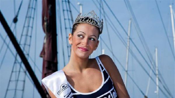 ‘Uomini e Donne’, arrestata l’ex corteggiatrice Rosaria Aprea dopo aver aggredito il compagno preview