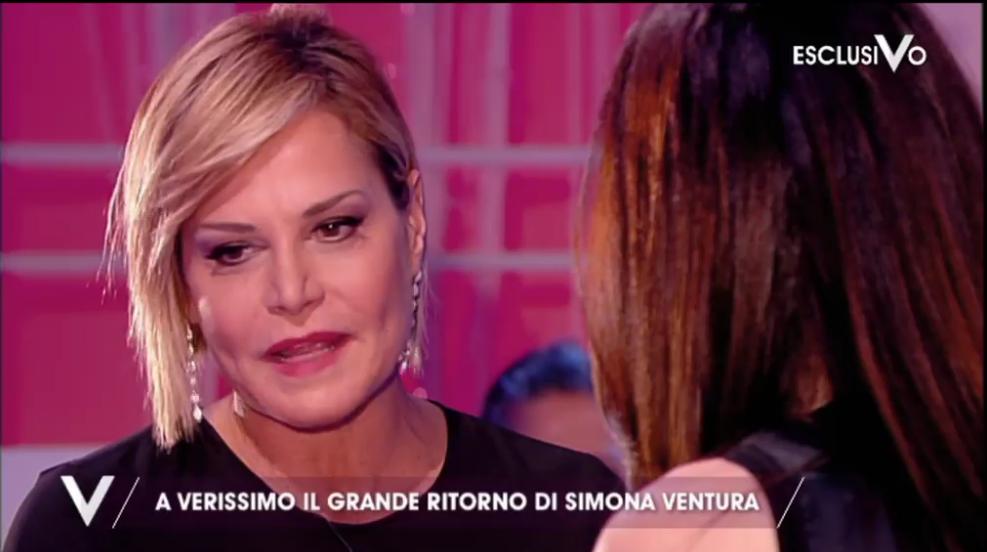 Simona Ventura a ‘Verissimo’: “Il mio nuovo compagno riesce a darmi tutto quello che Stefano Bettarini mi ha fatto mancare, ma non lo sposerò! Vado a ‘L’Isola Dei Famosi’ perché è quello che ho sempre sognato di fare!” article-post