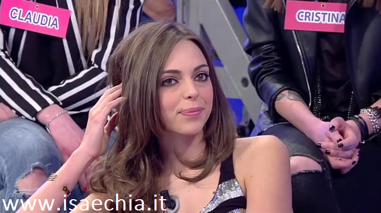 Giulia Carnevali si scaglia nuovamente contro Tara Gabrieletto: “Una come lei è disposta anche ad accettare tradimenti pur di non mollare la presa! Non mi stupirebbe se dopo il matrimonio arrivasse un bebè…” article-post