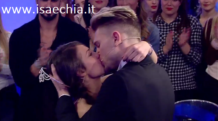 Salvatore Di Carlo e Teresa Cilia, le prime parole sui social dopo la proposta di matrimonio a ‘Uomini e Donne’ article-post