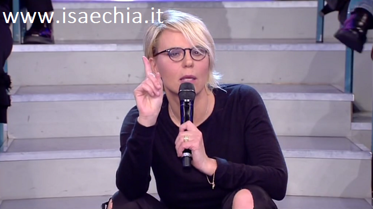 Maria De Filippi irriconoscibile durante le registrazioni della nuova edizione di ‘Tu Si Que Vales’: le foto preview