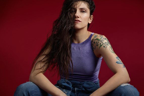 Elisa Toffoli a cuore aperto: “Mi sento un po’ la mamma della mia Squadra Bianca ad ‘Amici 15’. È gratificante aiutare i ragazzi a intraprendere la strada che desiderano!” preview