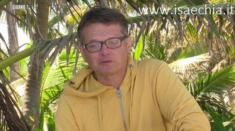 ‘L’Isola dei Famosi 11’, Aristide Malnati confessa: “Abbiamo acceso il fuoco con un accendino!”. E il gruppo è contro di lui preview