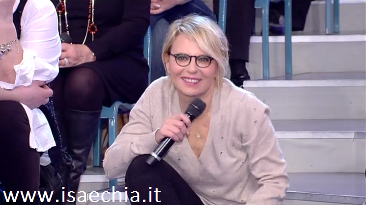 Maria De Filippi parla del ‘Trono Gay’ a ‘Uomini e Donne’: “Non mi sembra una rivoluzione ma potrebbe aiutare chi ha problemi a dichiararsi e chi soffre di bullismo!”. E di Claudio Sona dice… article-post