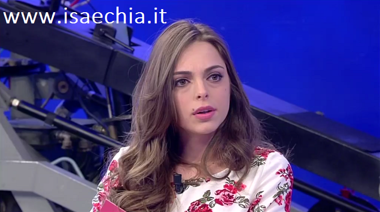 Giulia Carnevali furiosa sui social: “Mi dispiace per il vostro tempo mal speso a tavolino ad inventare… Santificazione in corso!” preview