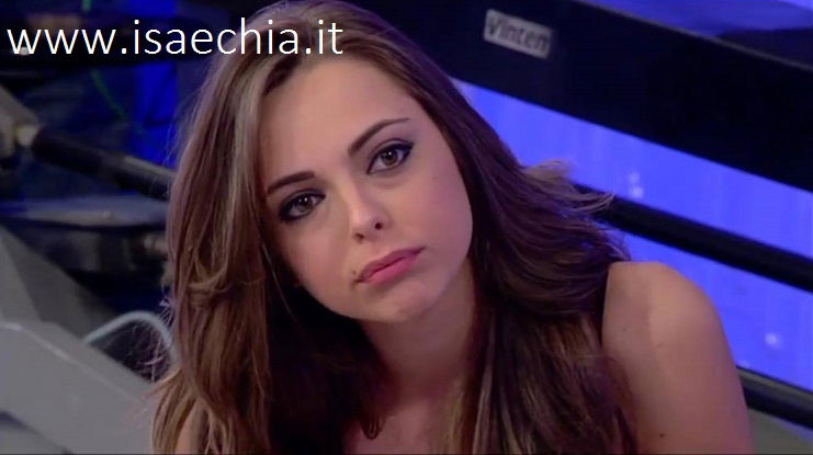 Giulia Carnevali su Instagram: “Si è detto che una donna che non si concede alla prima occasione è una poco di buono… rido per tre giorni!” preview