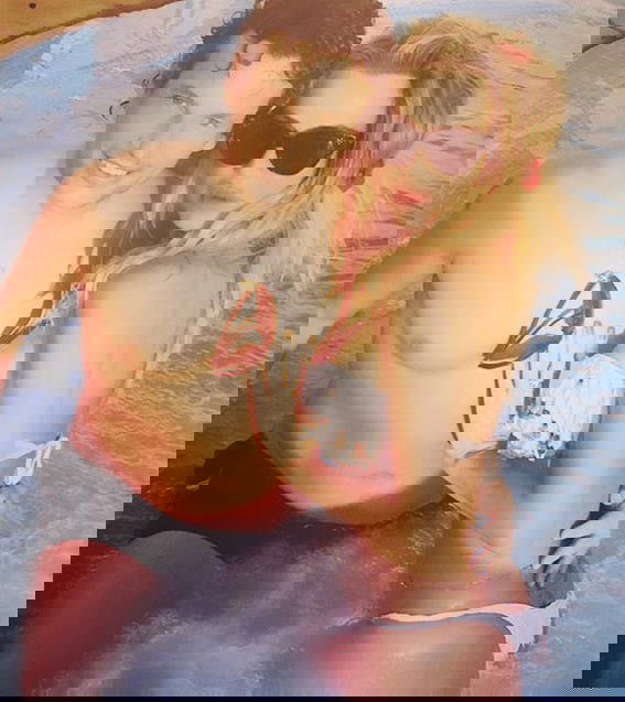 Valeria Marini incinta a 48 anni? Intanto sposa il suo Patrick Baldassari! preview