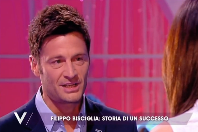 Filippo Bisciglia ospite a ‘Verissimo’: “Non parteciperei mai a ‘Temptation Island’! Vorrei un figlio da Pamela Camassa, ma lei non è pronta!” preview
