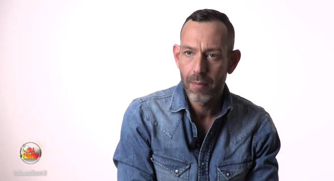 Matteo Cambi confida: “Perché ho abbandonato ‘L’Isola dei Famosi 11’? La nudità era umiliante e non c’era confronto con gli altri naufraghi!” preview