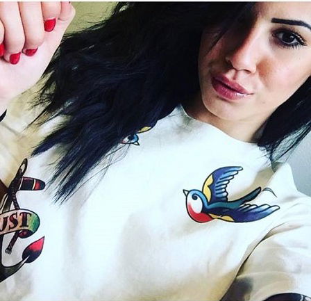 Giulia De Lellis su Instagram dopo la registrazione del Trono classico: “Quindi dovrei strapparmi i capelli?!” article-post