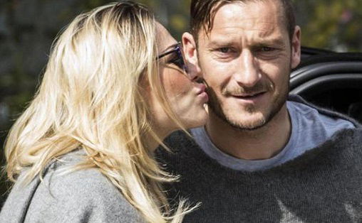 Ilary Blasi e Francesco Totti battezzano la piccola Isabel: le foto preview