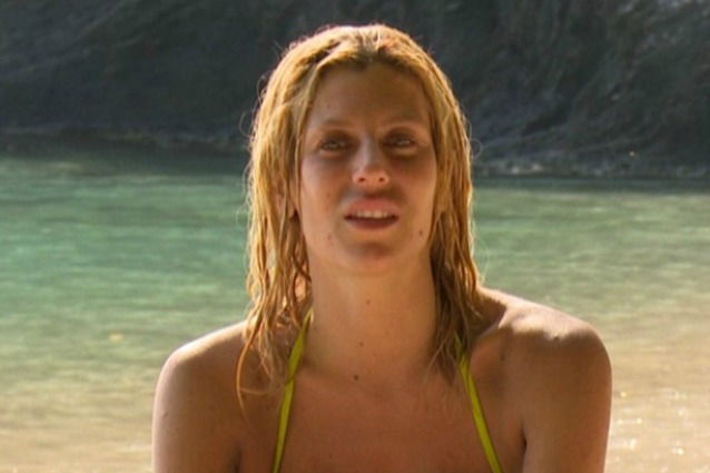 ‘Isola 11’, il caso Paola Caruso: una presunta bestemmia mette la Bonas a rischio eliminazione? preview
