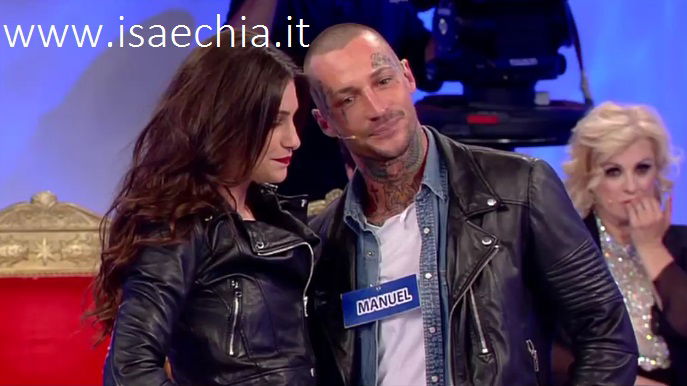 Manuel Vallicella dopo la scelta di Ludovica Valli pubblica una foto con la mamma e scrive: “Noi piano piano superiamo tutto!” preview