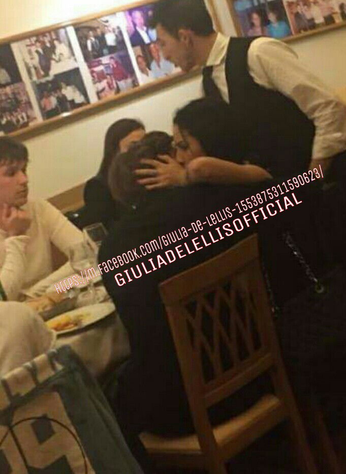Andrea Damante, Giulia De Lellis, Oscar Branzani ed Eleonora Rocchini avvistati ieri a cena insieme: le foto preview