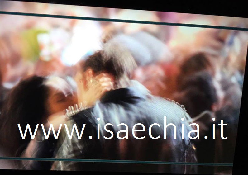 Andrea Damante e Giulia De Lellis, una blogghina li avvista al concerto dei Negramaro (foto) article-post