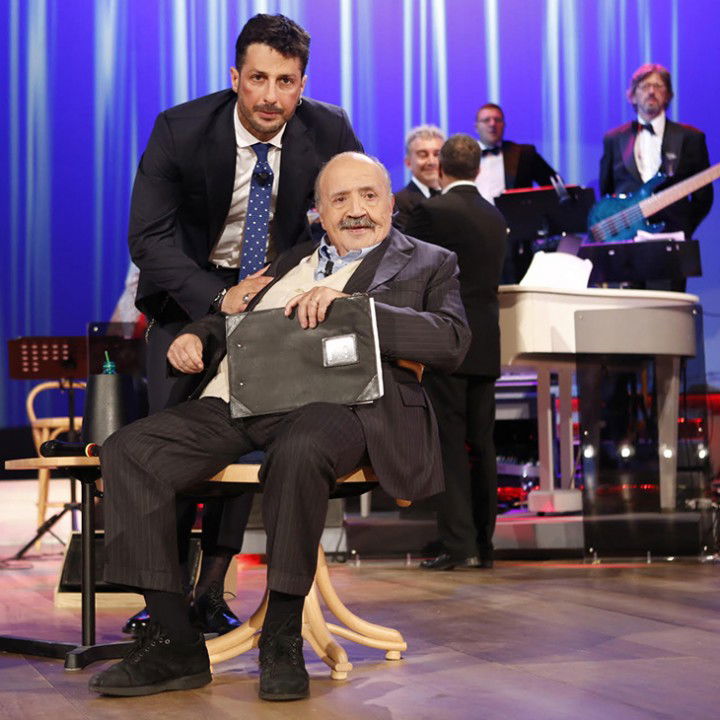 Fabrizio Corona ospite al ‘Maurizio Costanzo Show’: “Ho commesso tantissime cavolate e me ne pento, ma da qui ad essere un criminale ce ne vuole!” article-post