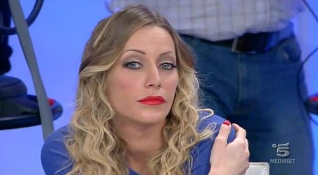 Karina Cascella parla del rapporto che la lega alla fidanzata di Salvatore Angelucci: “Io e Alessandra Gallocchio siamo vere amiche!” article-post