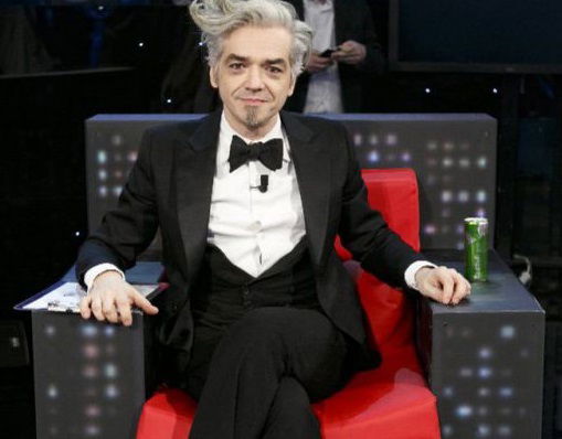 Morgan confessa: “Grazie ad ‘Amici’ sono più sereno! Problemi a giudicare i ballerini? Ci sono tanti giudici che parlano di musica senza essere musicisti….”. E dei concorrenti pensa che… preview