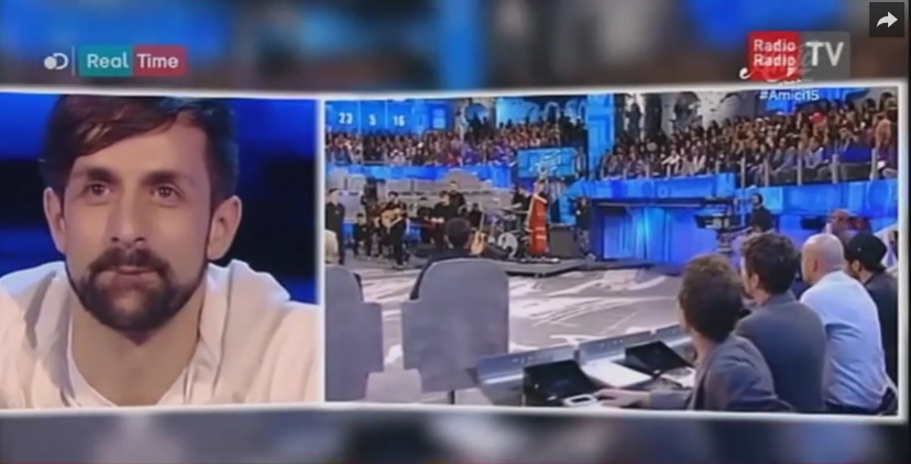 Daniele Incicco dei La Rua ospite in radio: “Il bacio gay dato al mio compagno di band non è stato una provocazione e nella finale di ‘Amici 15’ che vinca il migliore!” preview