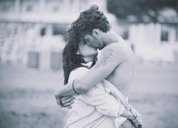 Andrea Damante e Giulia De Lellis festeggiano a Roma il loro primo mese d’amore (foto) preview