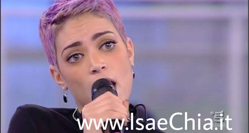 Elodie Di Patrizi ospite in radio: “Emma Marrone è un’artista completa e mi ha aiutato molto ad ‘Amici 15’. Con i miei compagni d’avventura? Non c’è mai stata competizione!” preview