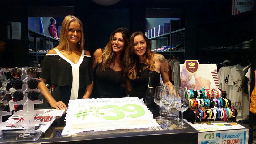 ‘Uomini e Donne’, l’ex corteggiatrice Manila Boff lancia la sua linea d’abbigliamento #+39 (foto) preview