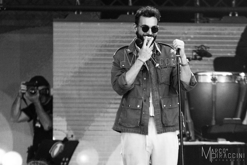 Fattore M: spazio dedicato a Marco Mengoni. Marco agli eventi della Milano Fashion Week. Il premio come Best Italian Male agli MTV Awards 2016 preview