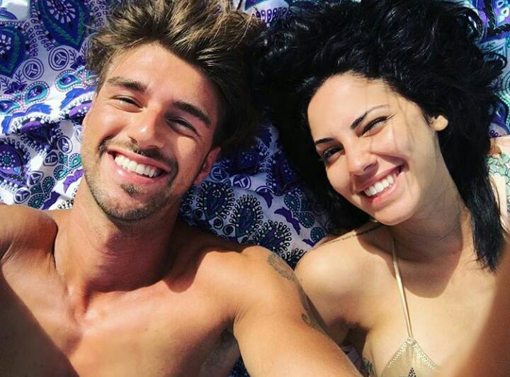 ‘Uomini e Donne’, Formentera in love per Andrea Damante e Giulia De Lellis: “Siamo felici ed appagati. Quando trovi la fatidica ‘metà della mela’ lo senti…” (foto) preview