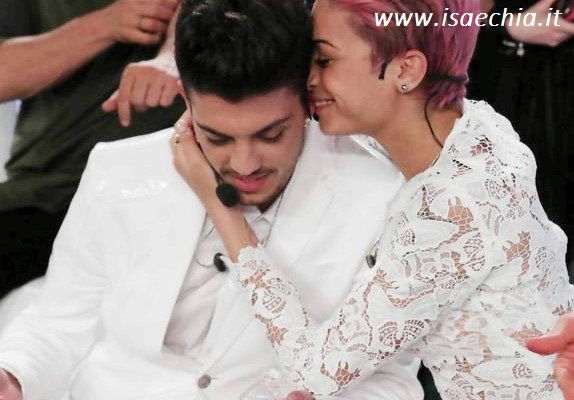 Elodie Di Patrizi racconta: “Io e Lele Esposito abbiamo superato un momento di crisi, ma ora le cose tra noi vanno benissimo!” preview