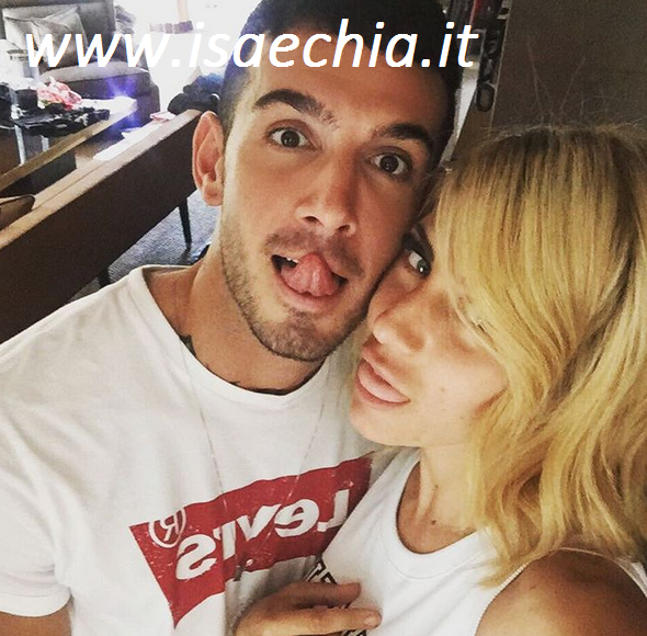 Lucas Peracchi durante una serata dichiara: “Sono da poco single!”. È già finita con Paola Caruso? article-post
