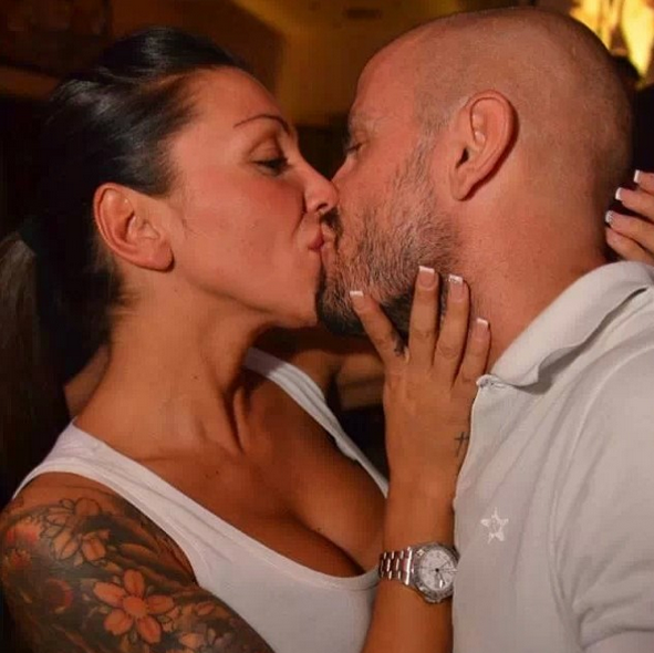 ‘Uomini e Donne’, la tenera dedica dell’ex corteggiatrice Pamela Compagnucci al bimbo che porta in grembo: “Mamma e papà già ti amano alla follia!” preview