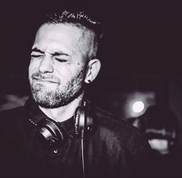 ‘Uomini e Donne’, Karina Cascella e i teneri auguri per i 40 anni dell’ex tronista Salvatore Angelucci: “Ti ho amato tanto, ti voglio bene ora e te ne vorrò per sempre!” preview