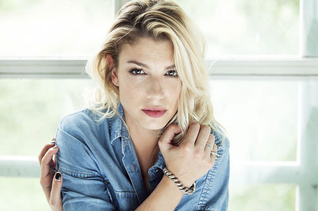 Emma Marrone si scaglia contro Red Ronnie: “Io non ho mai usato né strumentalizzato Elodie Di Patrizi!” article-post