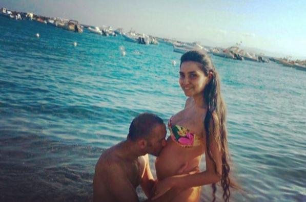 Francesca Cioffi annuncia su Instagram: “Io e mio marito Enzo aspettiamo un figlio!”