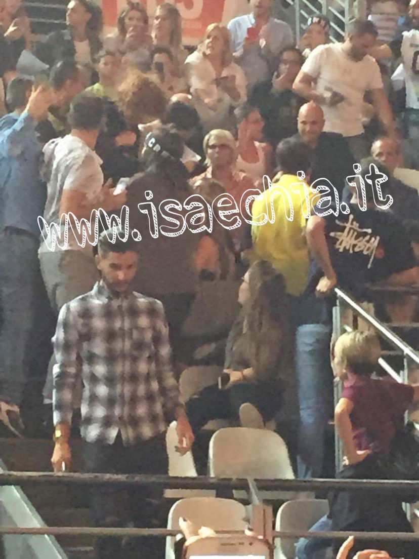 Stefano De Martino al concerto di Emma Marrone con Maria De Filippi: la segnalazione di una nostra lettrice (foto) preview