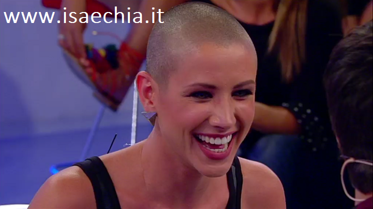 Trono classico, è Valeria Gentile la corteggiatrice rasata che ha colpito Claudio D’Angelo e Riccardo Gismondi a ‘Uomini e Donne’! article-post