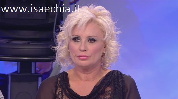 Tina Cipollari si scaglia contro la sorella: “Ti sei schierata con mio marito Chicco Nalli, la verità è che sei sempre stata gelosa di me!” preview