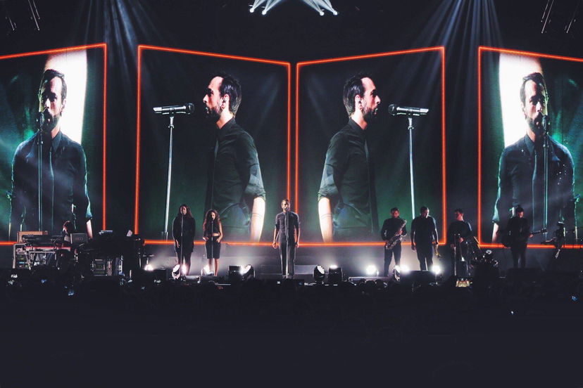 Fattore M: spazio dedicato a Marco Mengoni. “Sai che” e “Ad occhi chiusi” certificati Disco d’Oro. Recensione della prima data milanese della trance autunnale del #Mengonilive2016 preview