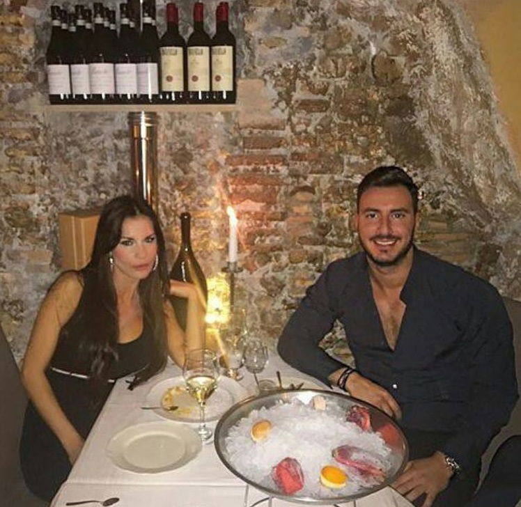 ‘Grande Fratello Vip’, Antonella Mosetti annuncia su Instagram la rottura con Gennaro Salerno preview