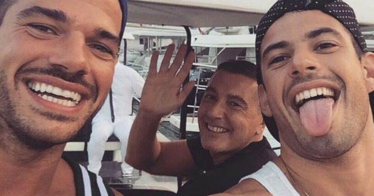 Alberto Dandolo annuncia: “Stefano Gabbana racconterà presto la verità su Claudio Sona e Juan Fran Sierra!” article-post