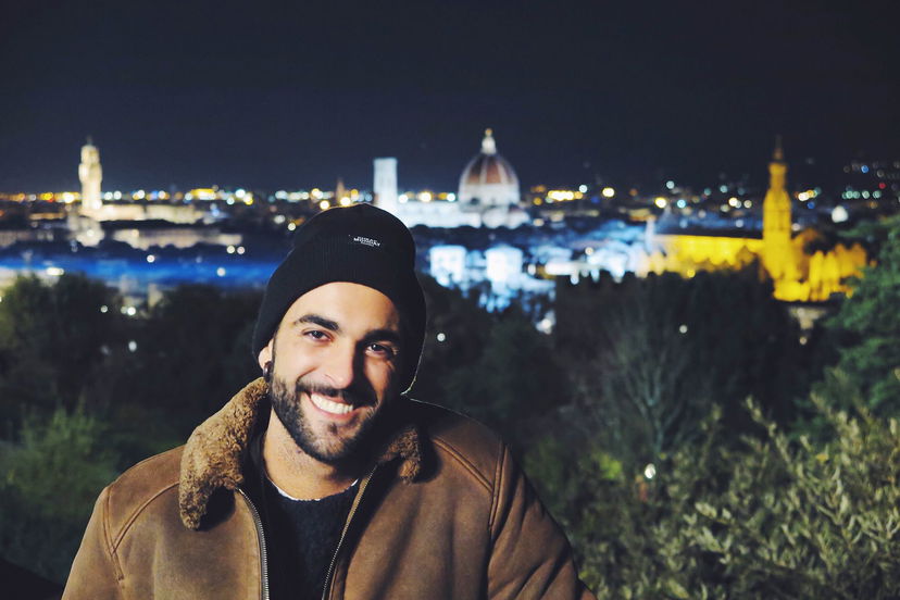 Fattore M: spazio dedicato a Marco Mengoni. A un mese dalla pubblicazione #MarcoMengoniLive è già disco di platino. Aspettando il concerto di Capodanno a Firenze… preview