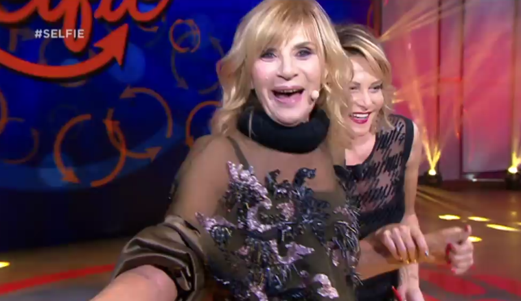 ‘Selfie’, Gemma Galgani ci ripensa e dice no al ritocchino ma scoppia di nuovo la lite con Tina Cipollari! (video) preview