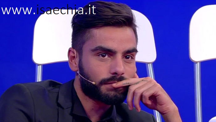 ‘Uomini e Donne’, Mario Serpa prossimo tronista gay? Lui risponde che… article-post