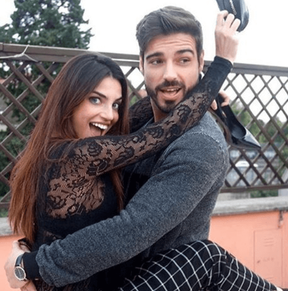 ‘Uomini e Donne’, Nicole Mazzocato nostalgica su Instagram mostra ancora l’anello regalatole da Fabio Colloricchio… article-post