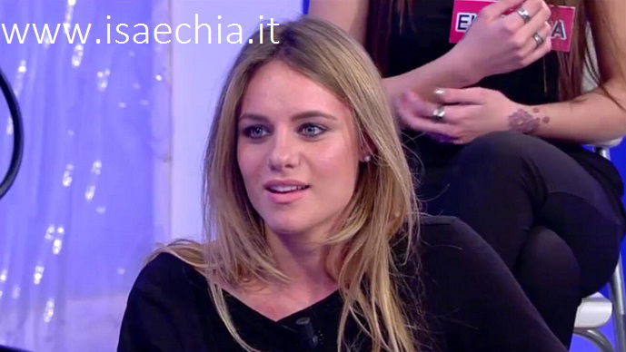 Angela Robusti, ecco chi è la corteggiatrice che aveva visto l’arcobaleno in Manuel Vallicella, ma poi si è dichiarata per Luca Onestini a ‘Uomini e Donne’ preview