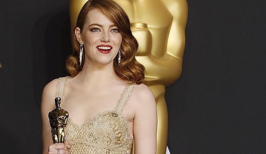‘Oscar 2017’, gaffe clamorosa: annunciata la vittoria di ‘La La Land’, ma a vincere è ‘Moonlight’! (foto)