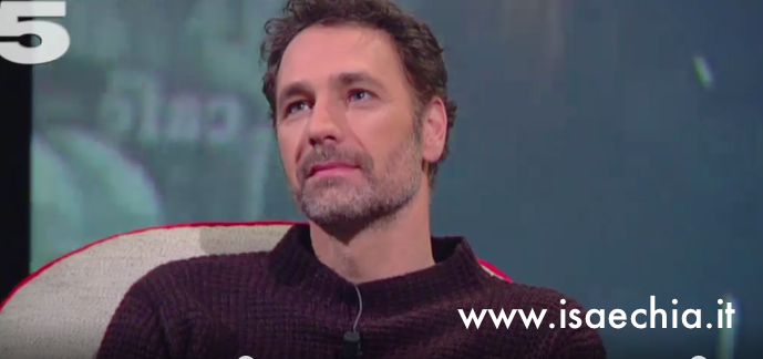 ‘L’intervista’, Raoul Bova si racconta da Maurizio Costanzo e confessa: ” Sono sempre stato fedele fino al punto in cui ho sentito che la mia storia stava finendo…” preview