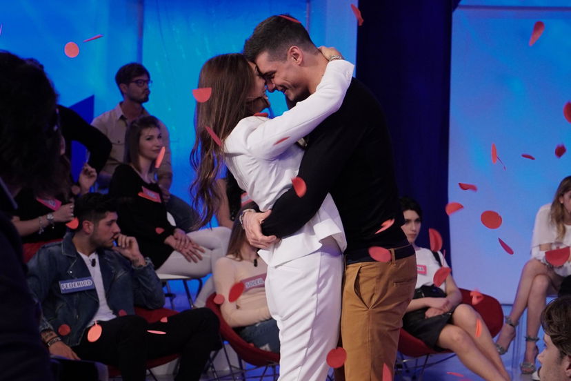 ‘Uomini e Donne’, primo scambio di dediche social per Sonia Lorenzini ed Emanuele Mauti preview