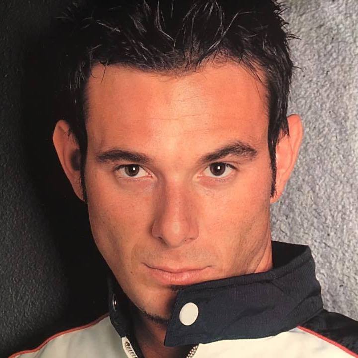 ‘Uomini e Donne’, l’ex tronista Antonello Zara oggi avrebbe compiuto 40 anni… article-post